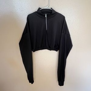 PrettyLittleThing Black Cropped Zip Up Pullover